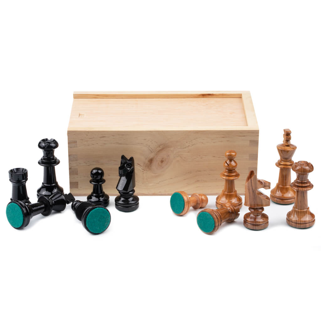 Olive wood English model chess pieces - Mora Toys · Games